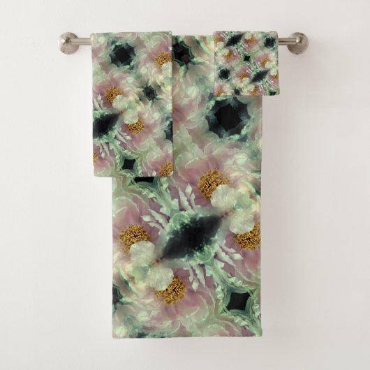 Pink Peony Flower Center Pattern Bad Handdoek (Insitu)
