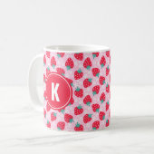 Pink Red Strawberries Floral  Pattern Monogram Koffiemok (Voorkant links)