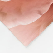 Pink Roses With Brushstroke Leaves Fleece Deken (Hoek)