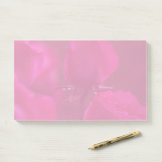 Pink Roses with Dew Post-it® Notes (Op bureau)