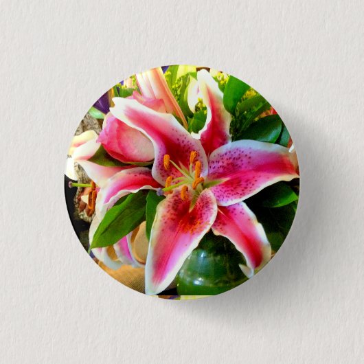 pink stargazer lily button (Voorkant)
