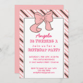 Pink Stripes Ribbon et Bow Invitation d'anniversai (Devant / Derrière)