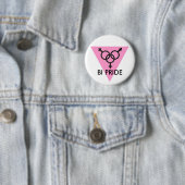 PINK TRIANGLE BI PRIDE SYMBOOL RONDE BUTTON 5,7 CM (In situ)