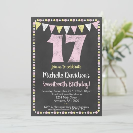 Pink Yellow Chalkboard Invitation 17e anniversaire (Debout devant)