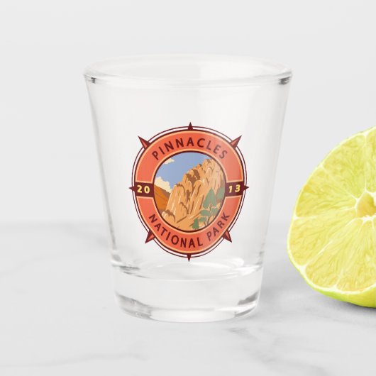 Pinnacles National Park Retro Compass Embleem Shot Glas (Voorkant)