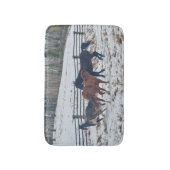 Pinto- en kwartspaarden in wintersneeuw badmat (Voorkant Verticaal)