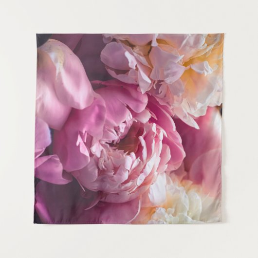 Pioenrozen: Luxe Bloemkunst. Wandkleed (Voorkant (horizontaal))