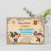 Pirate jumeaux anniversaire Invitation (Debout devant)