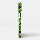 Pirate Skull Crossbones Pattern Green iPhone Case iPhone Hoesje (Rechterkant)