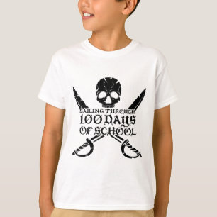 Pirate zeilen door 100 dagen van schooljongens t-shirt