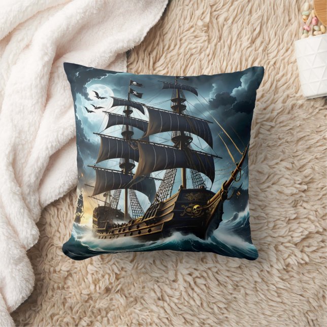 Piratenschip vaart 's nachts door stormachtige Zee Kussen (Deken)