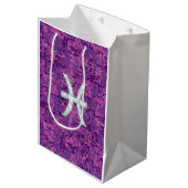 Pisces Zodiac Sign on Pink Digital Camo Medium Cadeauzakje (Voorkant Gekanteld)