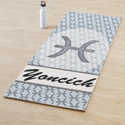Pisces Zodiac Symbol Element door K Yoncich Yogamat (In situ)