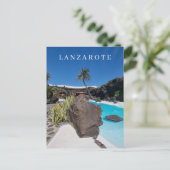 Piscine de Lanzarote et carte postale de palmier (Debout devant)