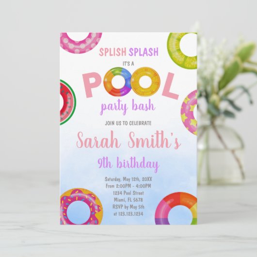 Piscine rose et violet Invitation Anniversaire (Debout devant)