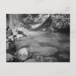 Piscine sous la carte postale cascade