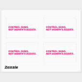 Pistolen. Niet vrouwenlichamen. Wit-roze wit Rechthoekige Sticker (Vel)