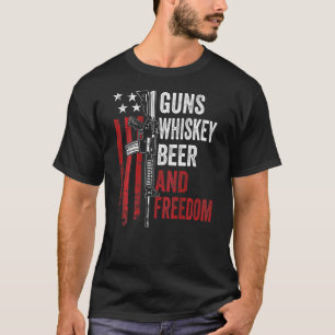 Pistolen whisky bier en vrijheid Drink Pistool op T-shirt