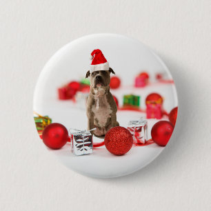 Pit Bull Dog met cadeaudoos en kerstversieringen Ronde Button 5,7 Cm