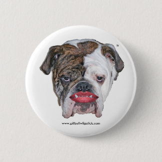 PIT BULL MET LIPSTICK RONDE BUTTON 5,7 CM