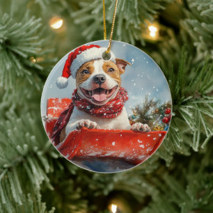 Pitbull-hond in slee Laat het sneeuwen Kerstmis Keramisch Ornament