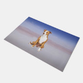 Pitbull hond zitten op het strand deurmat (Schuin)