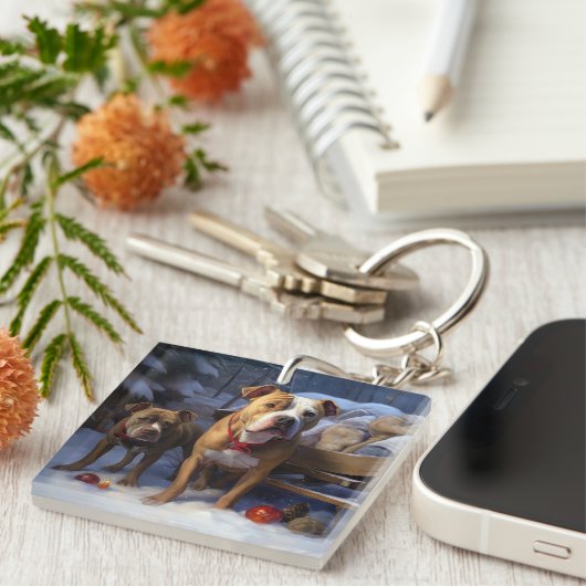 Pitbull Snowy Sleigh Kerst Decor Sleutelhanger (Voorkant Rechts)