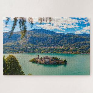 Pittoresk landschap van het eiland San Giulio, Ita Legpuzzel