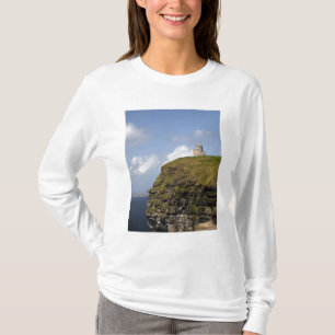 Pittoreske kliffen van Moher en O'Brien's Tower. T-shirt
