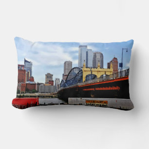 Pittsburgh PA - Trein bij Smithfield St Bridge Kussen