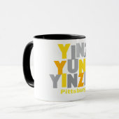 PITTSBURGH YINZER MUG (Devant gauche)