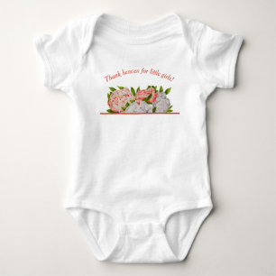 Pivoines variées sur un body pour bébé