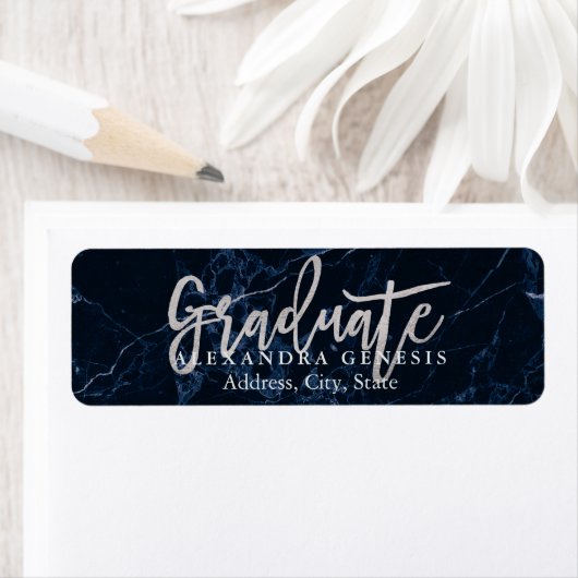 PixDezines Afstuderen/Faux Silver Script Lettertyp Etiket (Insitu)