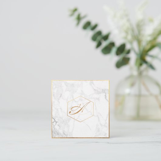 PixDezines Marble+Elegant Script Monogram letterty Vierkante Visitekaartje (Staand voorkant)