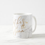 PixDezines Moeder van Groom/Faux Gold Script Marbl Koffiemok (Voorkant rechts)