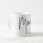 PixDezines NIEUW MOM Marble+Modern Script Koffiemok (Voorkant links)
