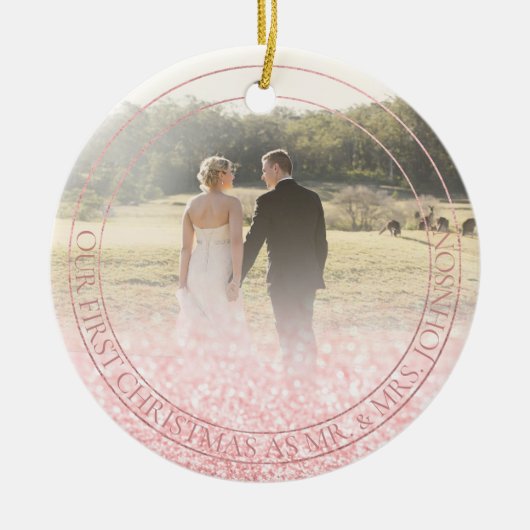 PixDezines Ons eerste kerstfeest, Roos Gold Glitte Keramisch Ornament (Voorkant)