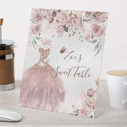 PixDezines Quinceanera Dusty Roos Sweet Table Reclamebord Met Voetstuk (Insitu)