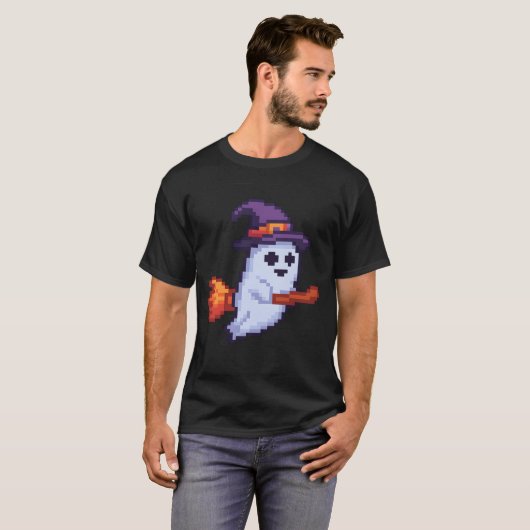 Pixel-Geist auf Besen – Halloween Retro Design T-shirt (Voorkant volledig)