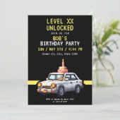 Pixel Zwart & Geel Race Gaming Verjaardag Kaart (Staand voorkant)
