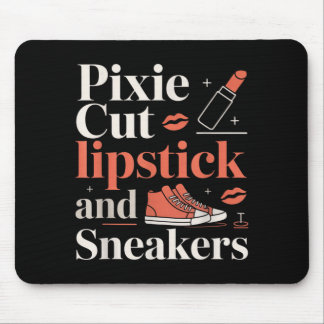 Pixie cut lipstick en sneakers korte kapsel stijl  muismat