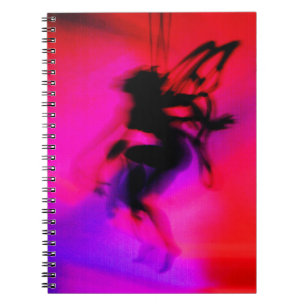 Pixie Dansend in Roze Notitieboek