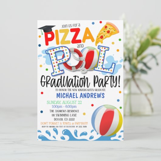 Pizza et Pool Party Graduation Invitation (Debout devant)