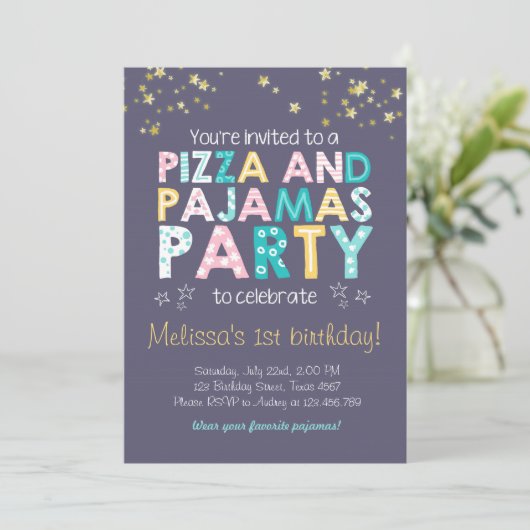 Pizza et pyjamas invitation anniversaire Sleepover (Debout devant)