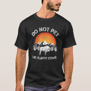 Plaats de vloeiende Koeien niet op bruine vochtige T-shirt