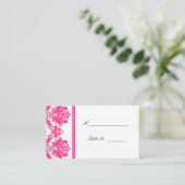 Plaatskaarten voor hotroze Damask Wedding Seating Plaatskaartje (Staand voorkant)