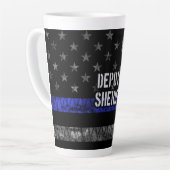 Plaatsvervangend Sheriff Distress Flag Latte Mok (Linkerhoek)
