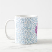 Placid Blue Damask Monogramme Mug (Gauche)