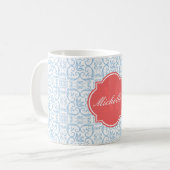 Placid Blue Damask Monogramme Mug (Devant gauche)