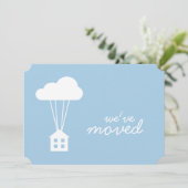 Placid Blue House & Cloud Houseéchant Invitation (Debout devant)